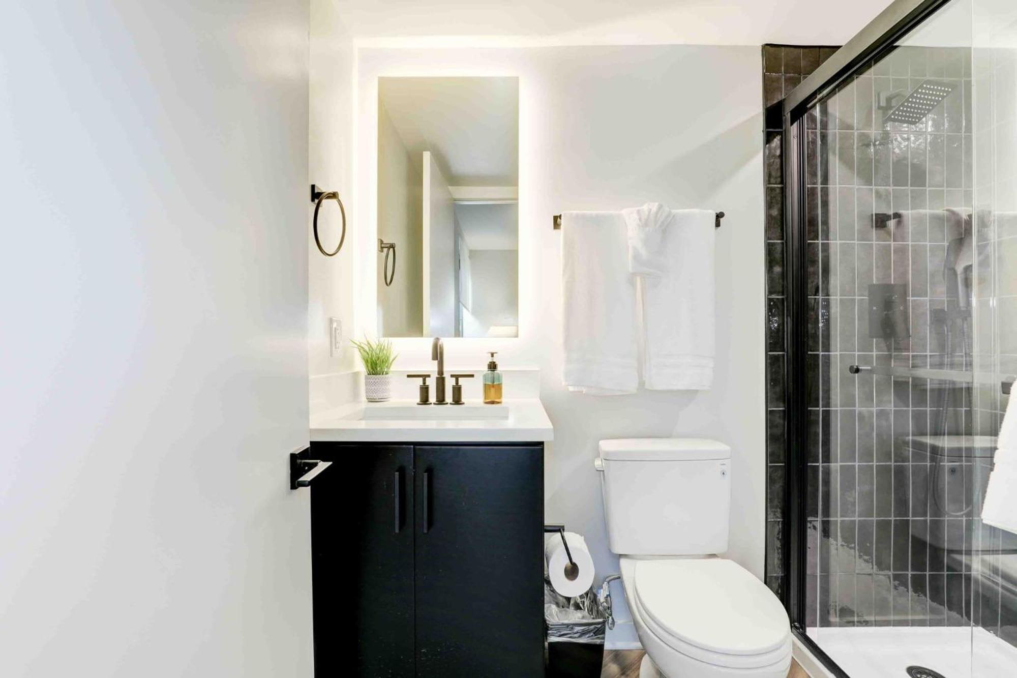 2Br Executive Apartment With Spacious Layout Arlington Exterior foto